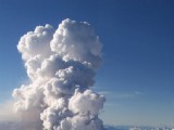火山噴發(fā)景象似核爆炸