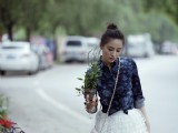 宋佳封面大片曝光 恬淡清新演繹早秋時尚