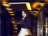 穎兒潮裝夜景街拍 摩登女郎時尚動感