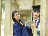 北京舞蹈學院女碩士帶女兒拍畢業(yè)照